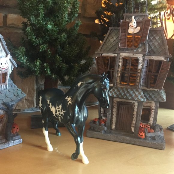 RARE 2003 “Merry Widow” Halloween Horse (MINT) - Picture 6 of 14